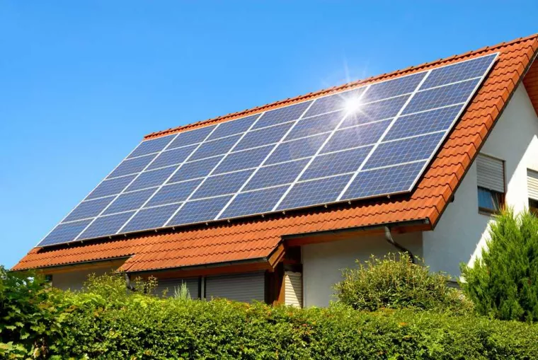 Installation panneau solaire avec batterie pour maison mitoyenne, Sigean, ETS PERRIER & FILS
